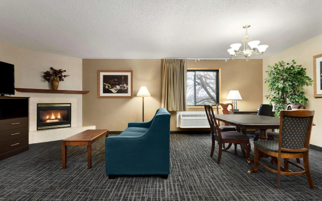 Baymont by Wyndham Sioux Falls West (67058) Sioux/ Near Airport