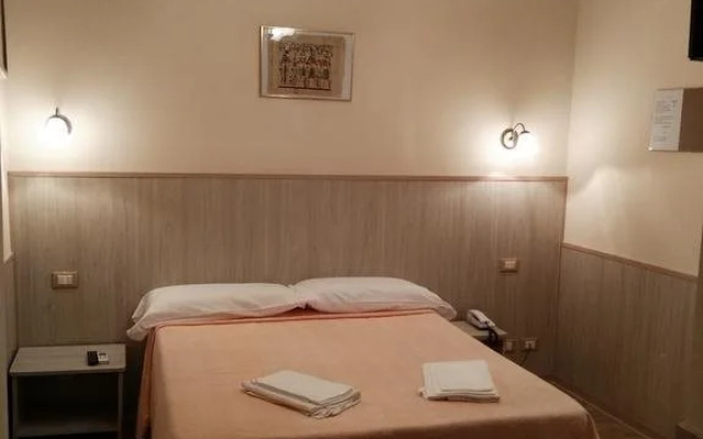 Hotel Megan