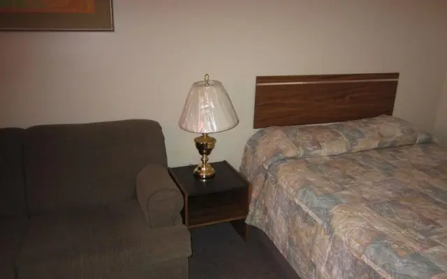 Y-5 Motel & Campground