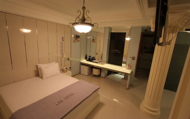 Hotel Lee