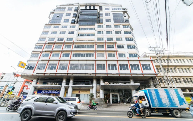 Golden Panda Dormtel by RedDoorz