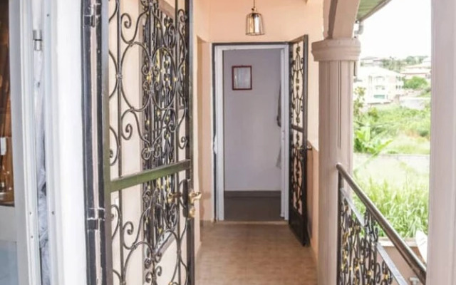 Bel Appartement Meublé À Yaoundé - Odza