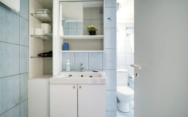 Snug apartment in Αθήνα with veranda