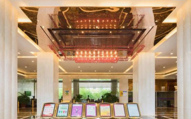 Romantic Hotel