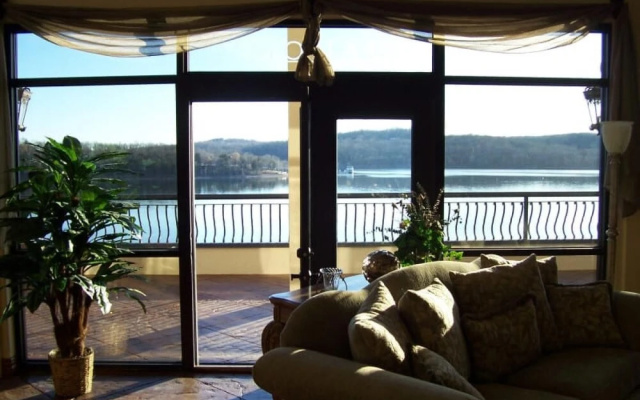 Superior 3 Bedroom Villa Waterfront