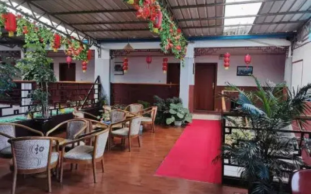 Jundong Hotel (Jianshui Ancient City Chaoyang Building Branch)