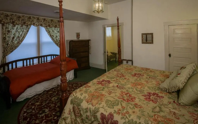Taylor House Inn