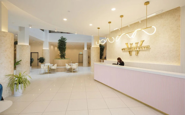 Wellesley Hotel