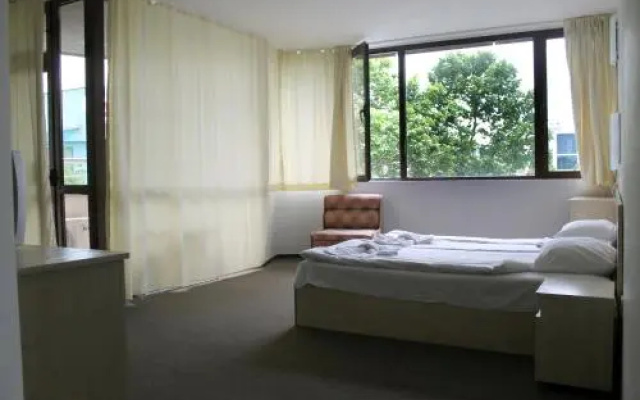 Bisser Aparthotel
