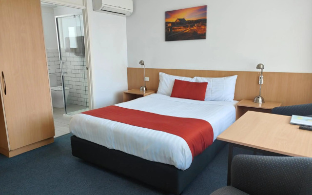 Barclay Motor Inn