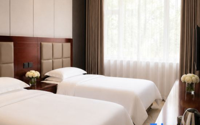 Wusu Ruihua Business Hotel