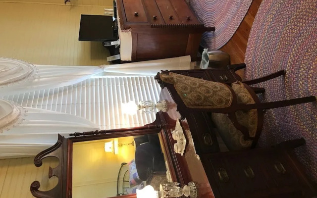 Lake Allatoona Inn