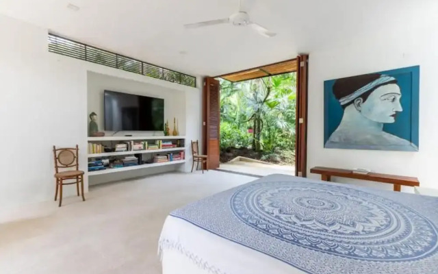 w Amazing 4BR Villa w Pool at Mesa de Yeguas
