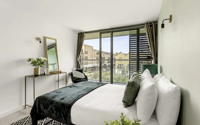 Gorgeous Mile End Flat