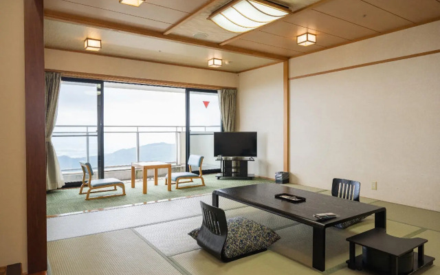 Takayu Onsen Kagetsu Highland Hotel
