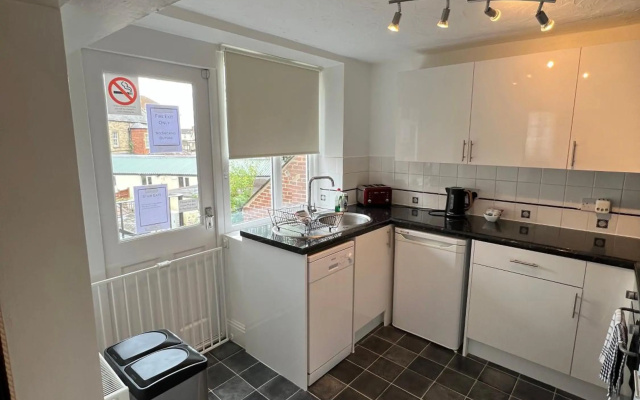 Stylish 2 Bedroom Apartment Yeovil Town Centre