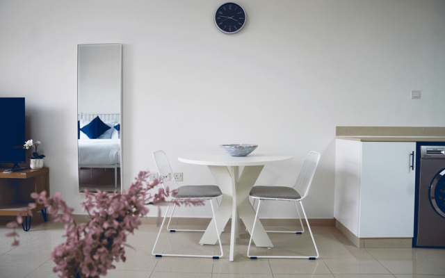 Stunning Sea View Apt. With Balcony - RAK