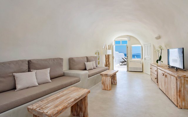 The Ivory Suite in Santorini in Santorini Island, Greece from 351$, photos, reviews - zenhotels.com guestroom