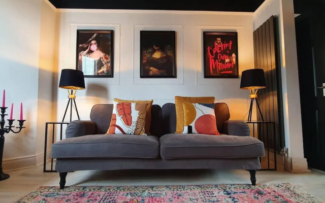 Luxury Designer 4-bed Home in the Heart of Belfast