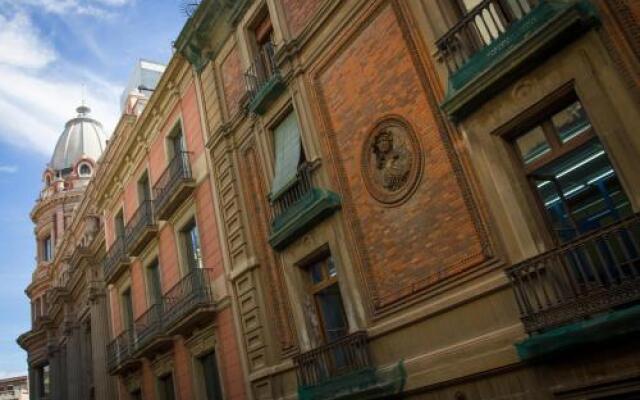 Отель Hostal Excellence Барселона вид на фасад