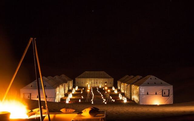 Отель Luxury Camp Chebbi Марокко, Мерзуга - отзывы, цены и фото номеров - забронировать отель Luxury Camp Chebbi онлайн вид на фасад