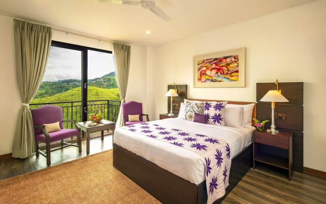 Fox Kandy by Fox Resorts- Luxury in the Mist