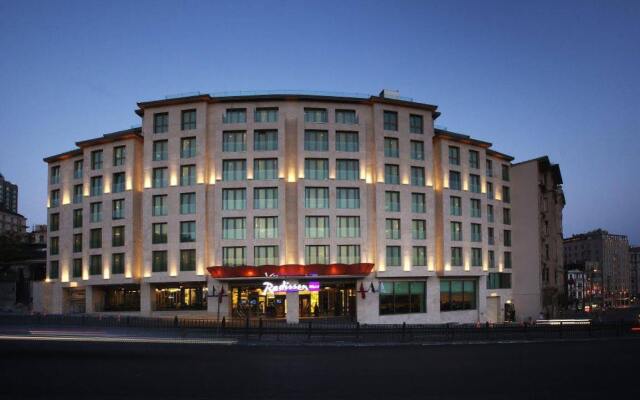 Radisson Blu Hotel Istanbul Pera вид на фасад