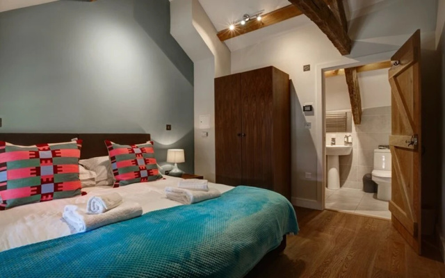 2 Bed - The Cottage
