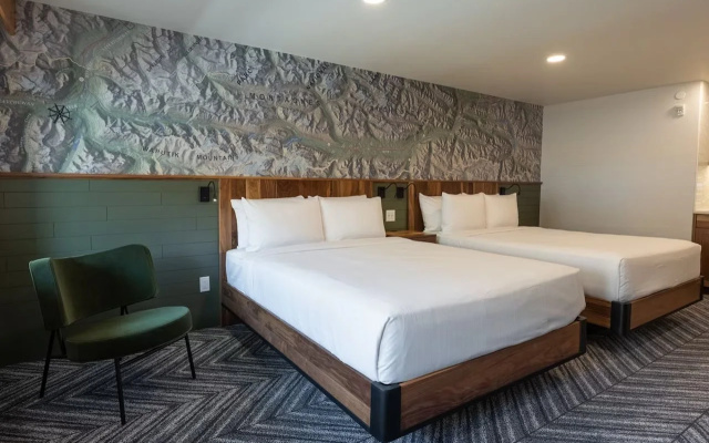 Hotel Canoe and Suites