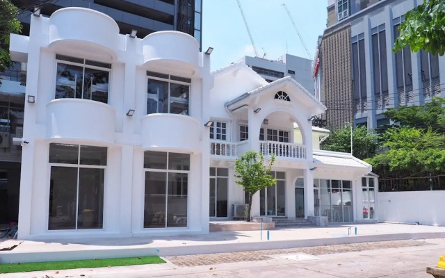 Esse Hostel