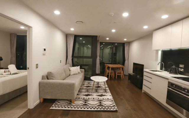 Everest Serviced Apartments on Albert