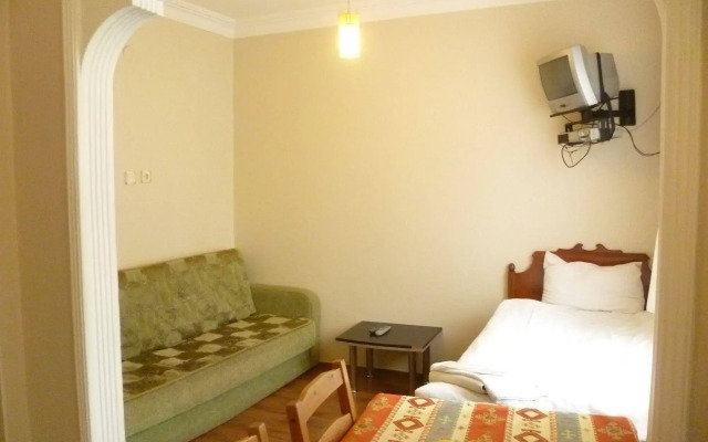 Ekim Apartments