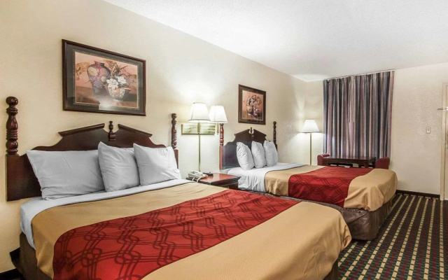 Econo Lodge Inn & Suites