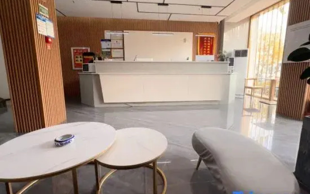 Shangyou Business Hotel (Taiyuan Zhonglou Street Railway Station)