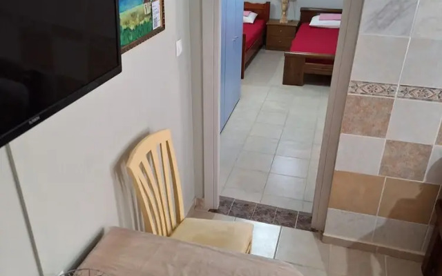 Garden Apartment (Electric Car Charging Station)