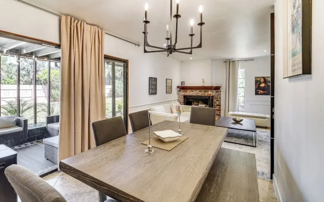 1 Block to Beach & Eats: Modern Indialantic Apt