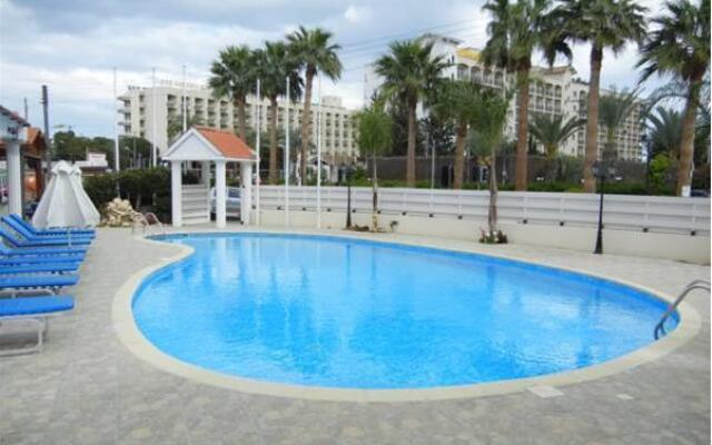 Tsialis Hotel Apartments 0