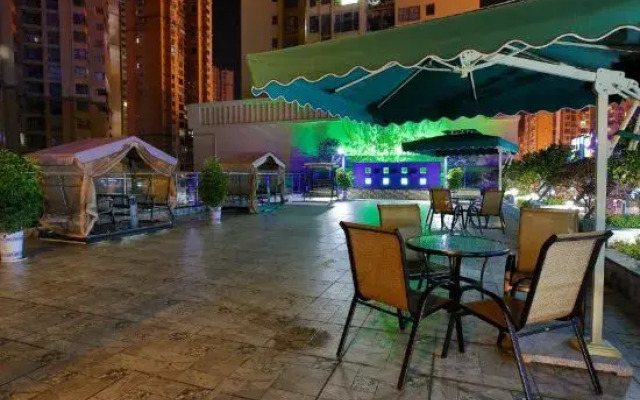 Dazhu Blue Nest Hotel