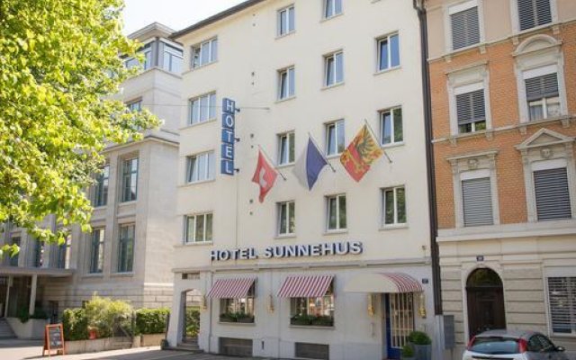 Отель Sunnehus Швейцария, Цюрих - отзывы, цены и фото номеров - забронировать отель Sunnehus онлайн вид на фасад