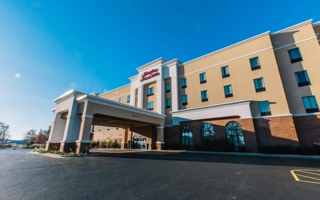 Отель Hampton Inn & Suites Effingham вид на фасад