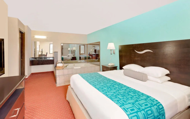 Howard Johnson By Wyndham Waterloo/Cedar Falls