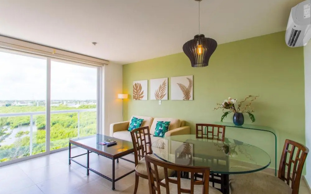 TROPICAL Beachfront 1 BDR