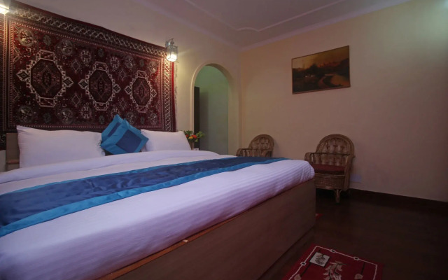 The White House by OYO Rooms