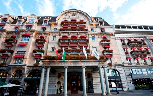 Отель Lausanne Palace вид на фасад