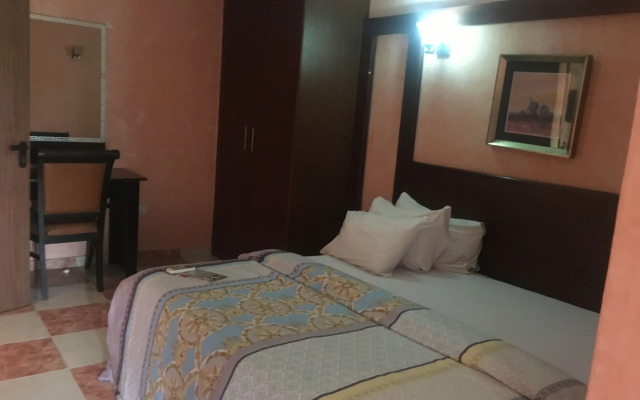 Hymax Grace Hotel and Suites