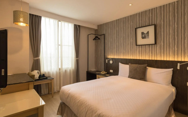 Just Enjoy Business Hotel
