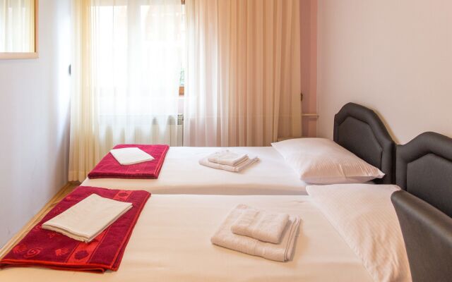 Отель Guest House Blue Coast Черногория, Будва - отзывы, цены и фото номеров - забронировать отель Guest House Blue Coast онлайн вид на фасад