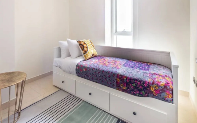 Plush 3BR w/ Study in Prime District - Downtown Dubai!