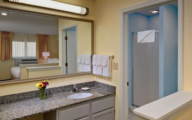 Sonesta Simply Suites Cleveland Westlake