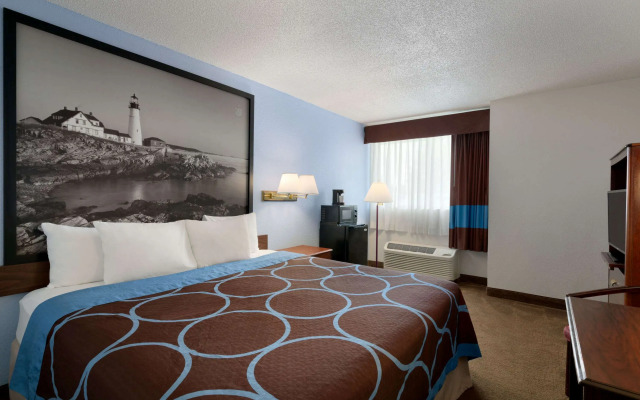 Super 8 by Wyndham Portland ME